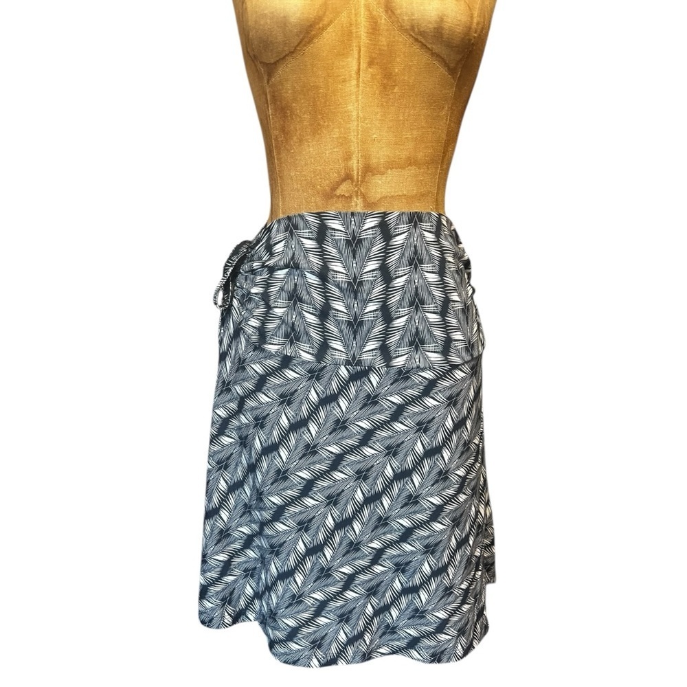 Patagonia Blue and White Leaf Pattern High Waist Mini Skirt EUC M - Picture 1 of 7